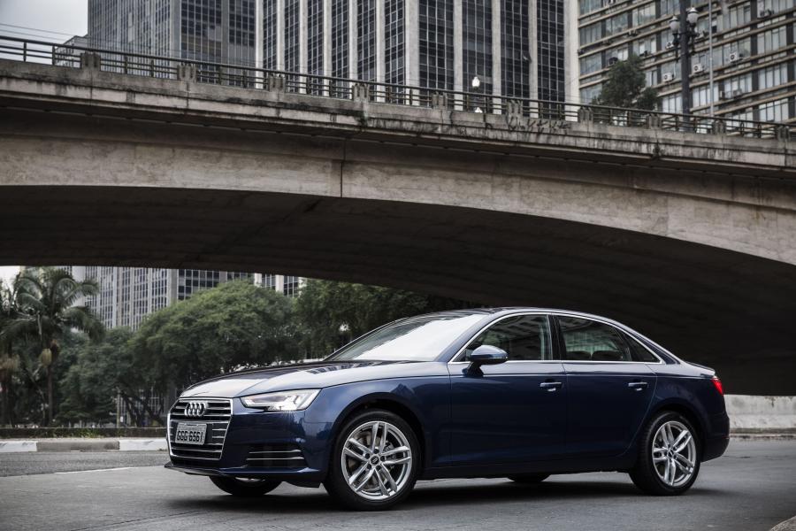 Audi A4 2.0 TFSI (B9) 2016 года  (LA) (фото 8 из 30)